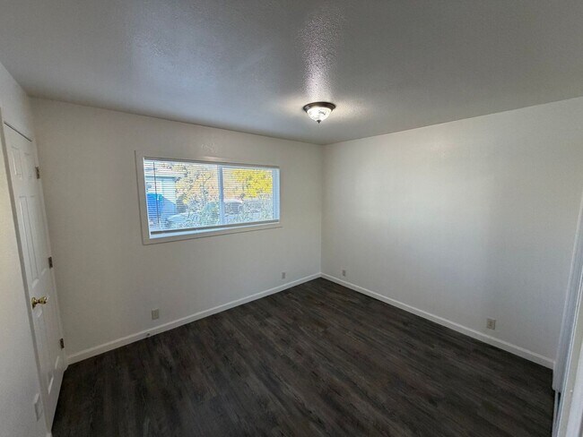 Building Photo - Now available 3 Bedroom | 2 bath home in t...