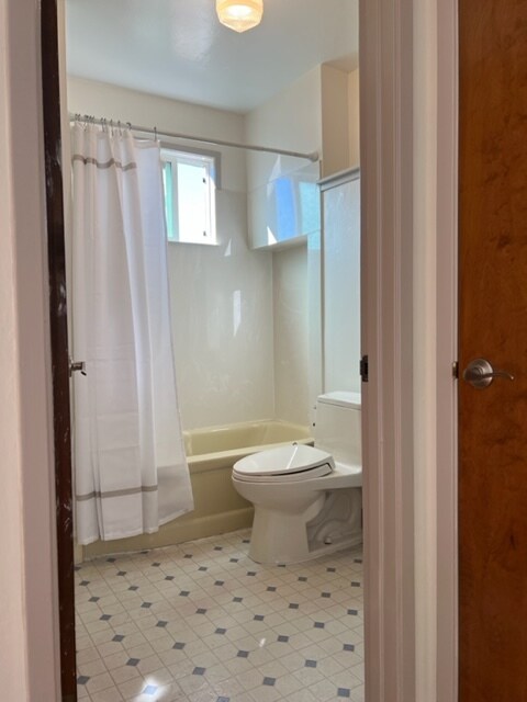 Bath 1 - 336 Lincoln Ave