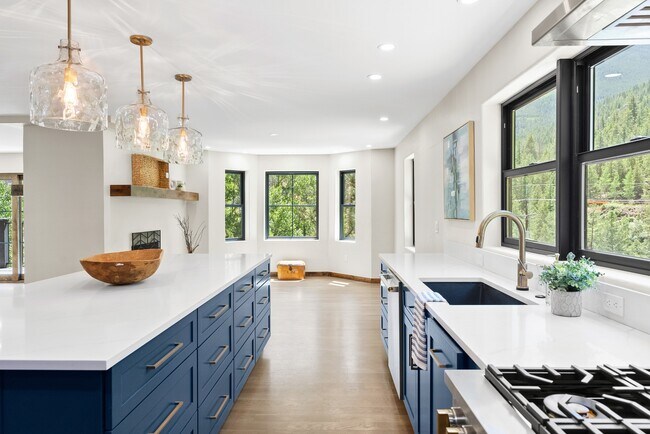 Building Photo - 205 Loop Dr