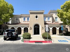 Building Photo - Perfect Shape Dublin Ranch Condo with quic...