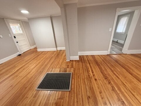 Building Photo - 627 Warren Ave.