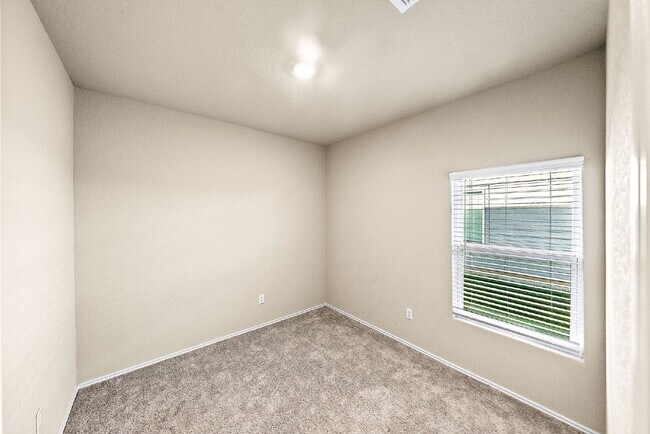 Building Photo - 7663 Stud Dr