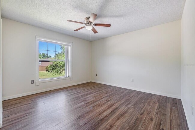 Building Photo - 2118 Ashley Lakes Dr