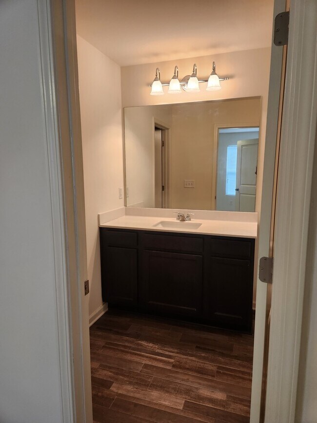 Building Photo - Home Sweet Home!