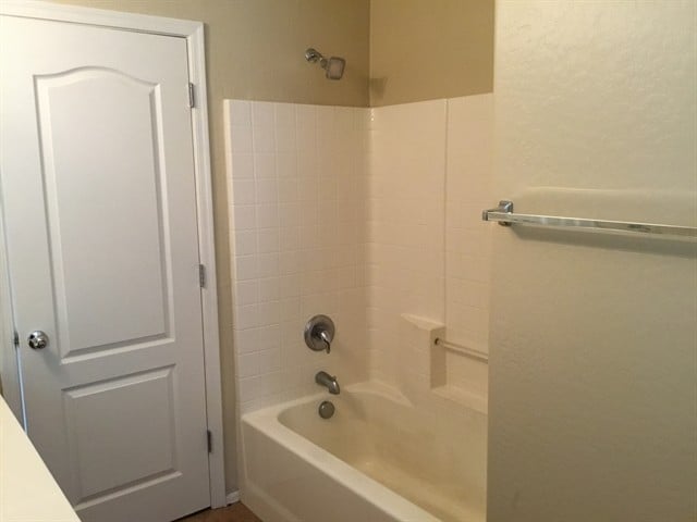 Building Photo - 6208 S 52nd Dr