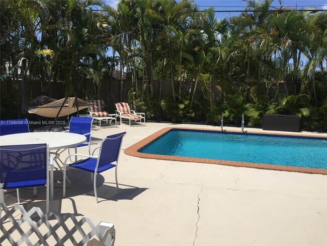 Primary Photo - 6810 SW 51st St