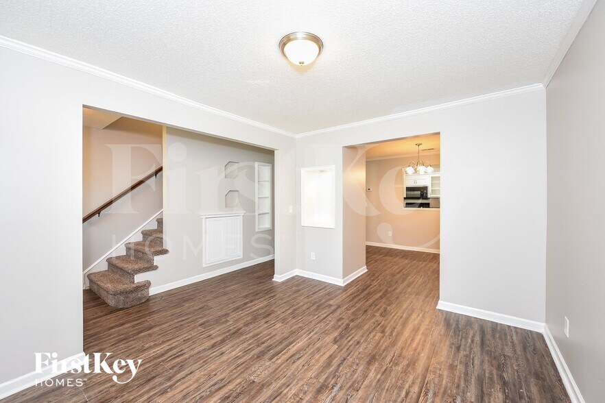 Building Photo - 423 Aberdeen Cir