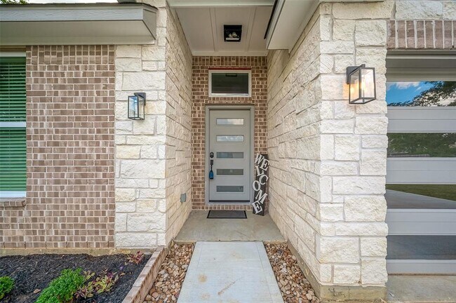 Building Photo - 24938 Shady Oak Dr