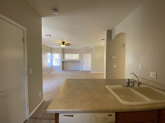 Building Photo - 3096 E Pinto Valley Rd