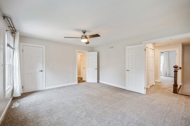 Building Photo - Gorgeous & Spacious Lincolshire Townhouse ...