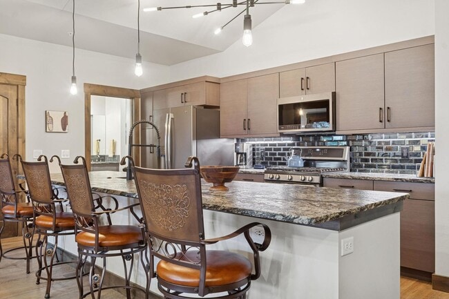 Building Photo - Delightful Monterra 2 Bed 2 Bath Condo with Views of Glacier Park