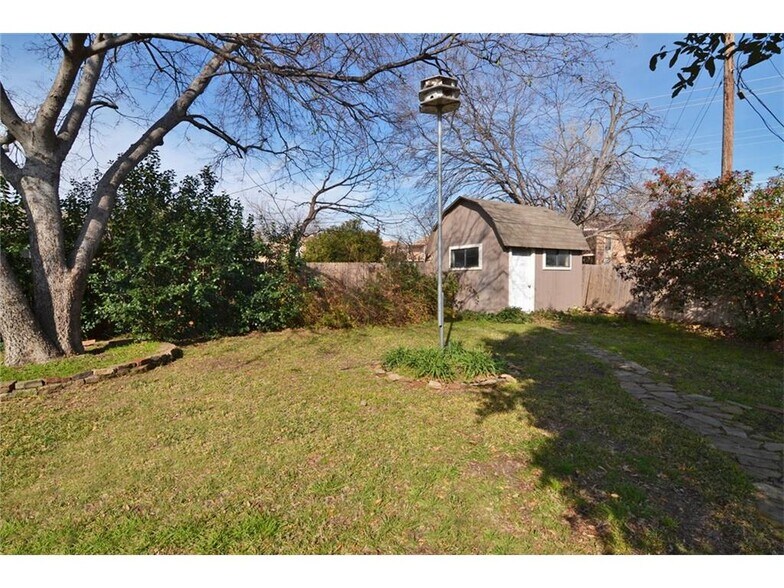 Building Photo - 3218 ridgeway street