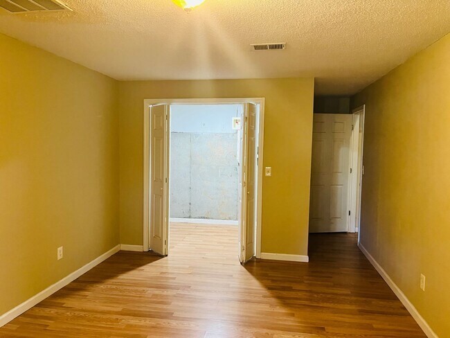 Building Photo - Charming 3 bed, 2 full bath home in Villa Rica!