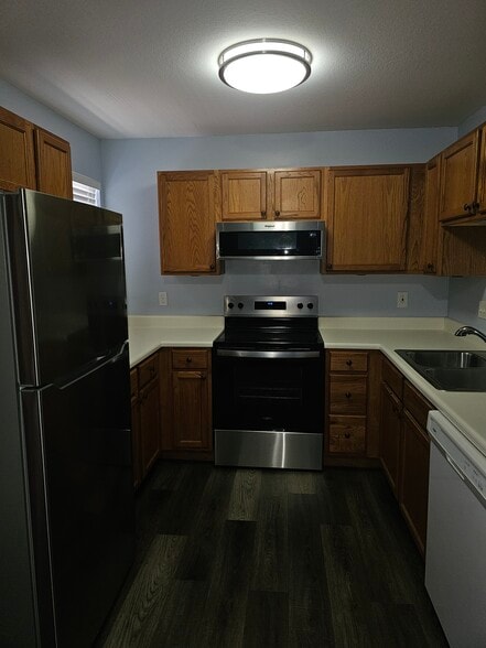 Building Photo - 143 Vixen Cir