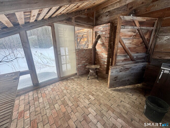 Building Photo - 45 Hoppen Rd