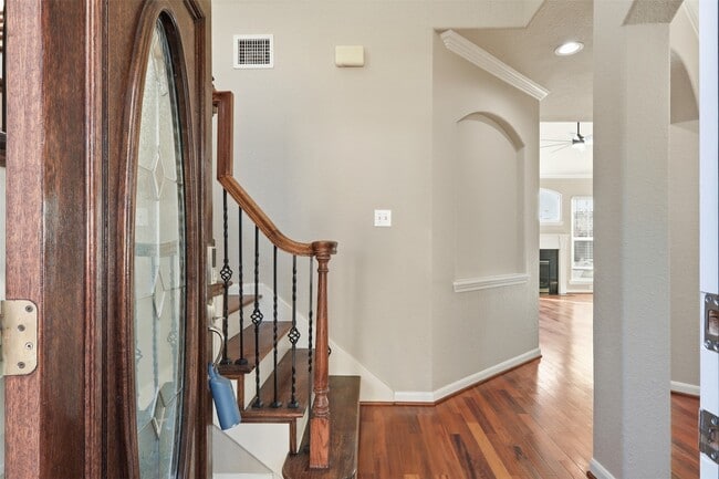 Building Photo - 10358 Grandbrook Dr