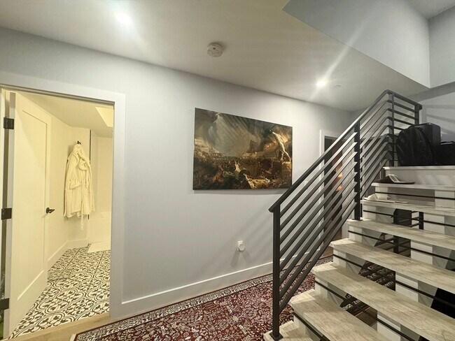 Building Photo - 278 Sumner St