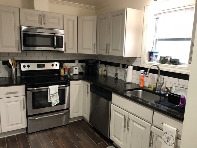 Building Photo - 105 Wiedmaier Ct