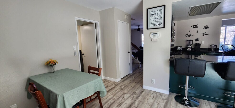 Building Photo - 2091 Manzana Way