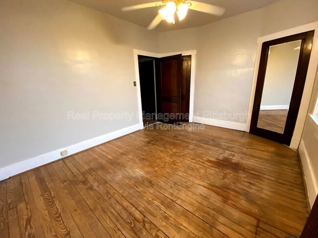 Building Photo - 318 Kaercher St