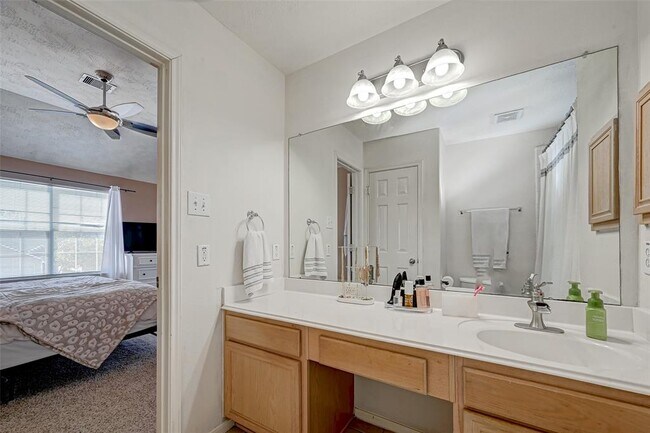 Building Photo - 10826 Aly Trace Ct