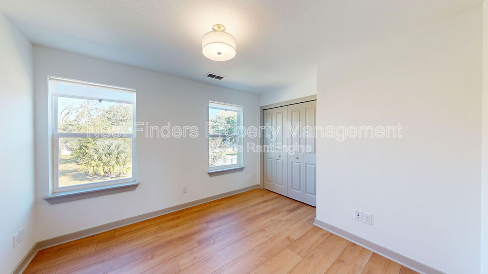 Building Photo - 966 Ingleside Ave