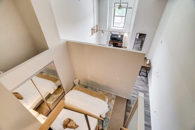 Building Photo - 309 Vine St