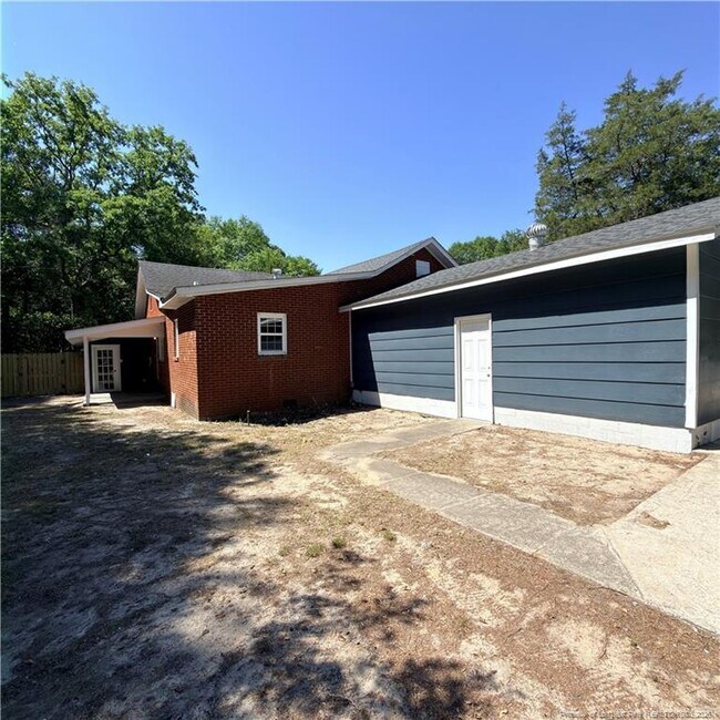 Building Photo - 228 Eastwood Ave