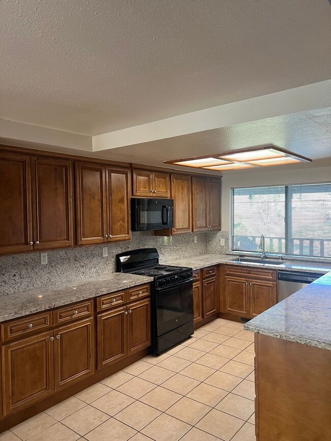 Building Photo - BEAUTIFUL 4 BEDROOM W/POOL IN FAIR OAKS!!