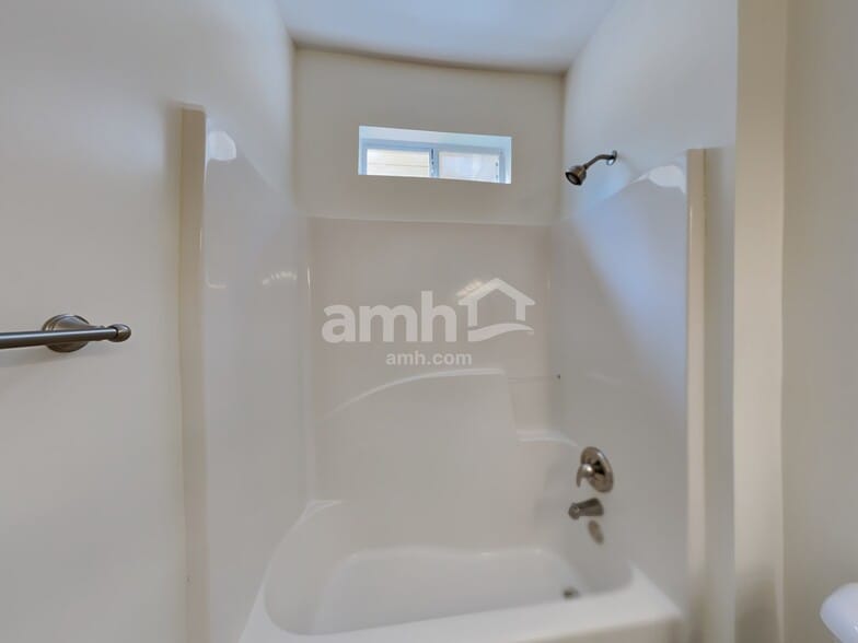 Building Photo - 518 Anglewood Trace