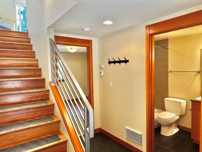 Building Photo - Three-Level Loft-Style 2BR | 3BA with Priv...