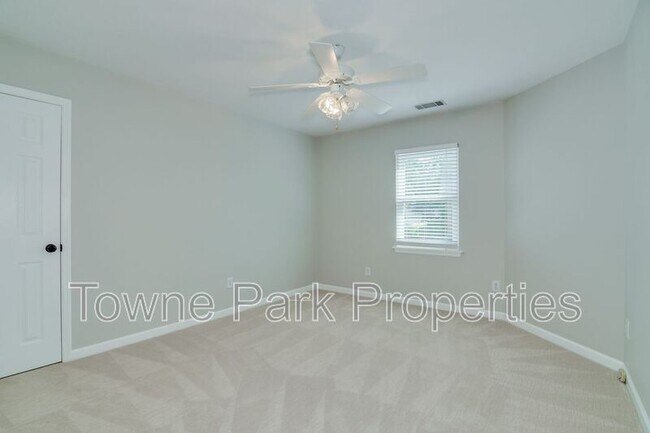 Building Photo - 486 Granite Point