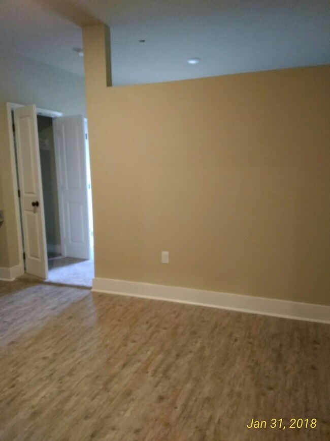 Building Photo - For Rent: Student Housing — Private 1BR/1BA Suite (TTU Students Only)