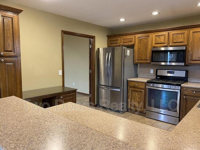 Building Photo - 636 SW 159th St