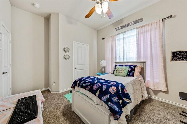 Building Photo - 932 Lake Cypress Ln