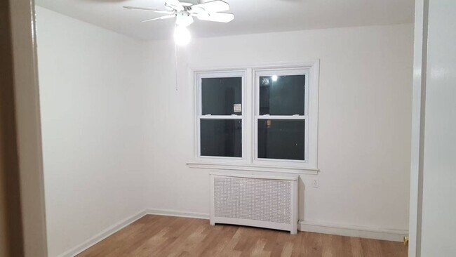 Building Photo - 108-52 63rd Dr