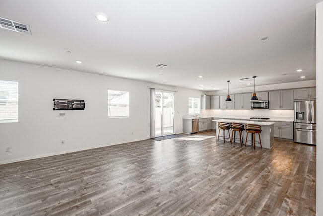 Building Photo - 17106 Zion Dr