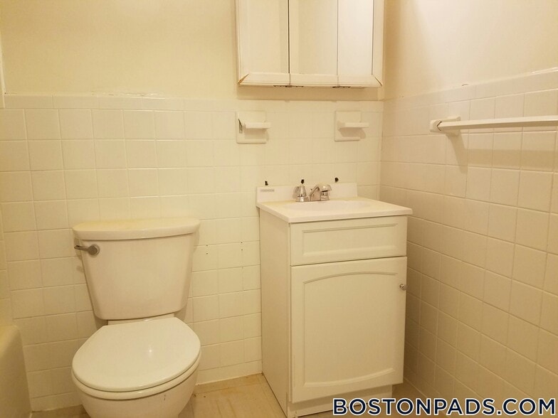 Building Photo - 1799 Centre St