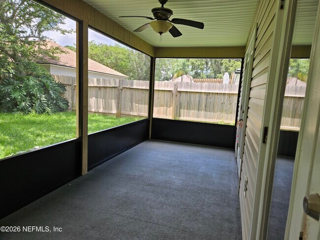 Building Photo - 2338 Cool Springs Dr N