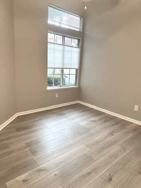 Building Photo - 5526 Cabrillo Way