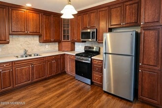 Building Photo - 111 Shinnecock Dr