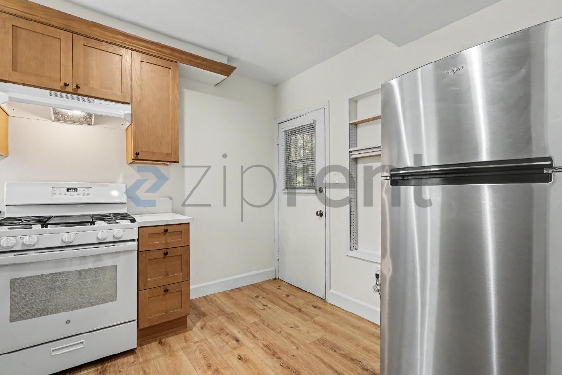 Building Photo - Unit