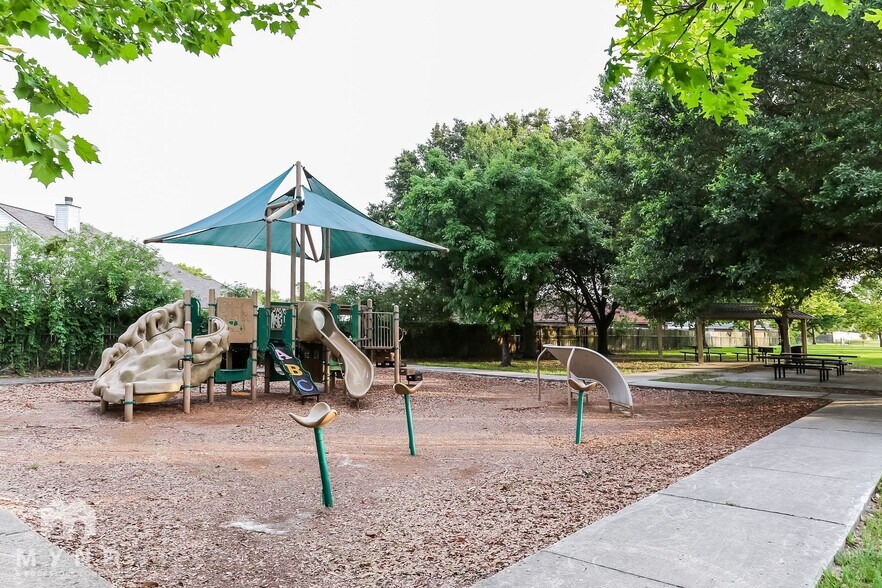 Building Photo - 2511 Mallory Hills Rd