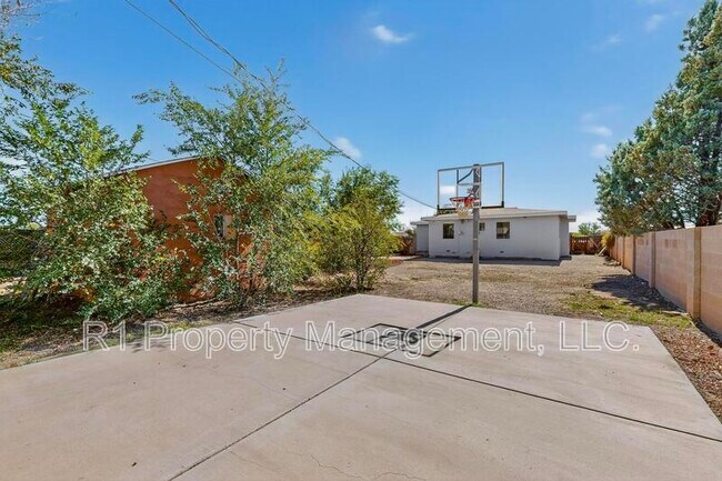 Building Photo - 165 Hilton Ave NW