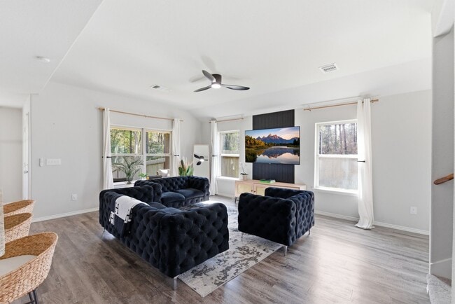 Building Photo - 8027 Dauntless Dr