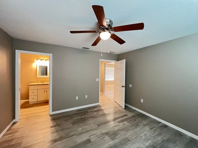 Building Photo - GORGEOUS 3BR/2BA Home with Open Floor Plan and Upgraded Features!