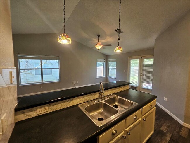 Building Photo - 174 Prairie Springs Loop