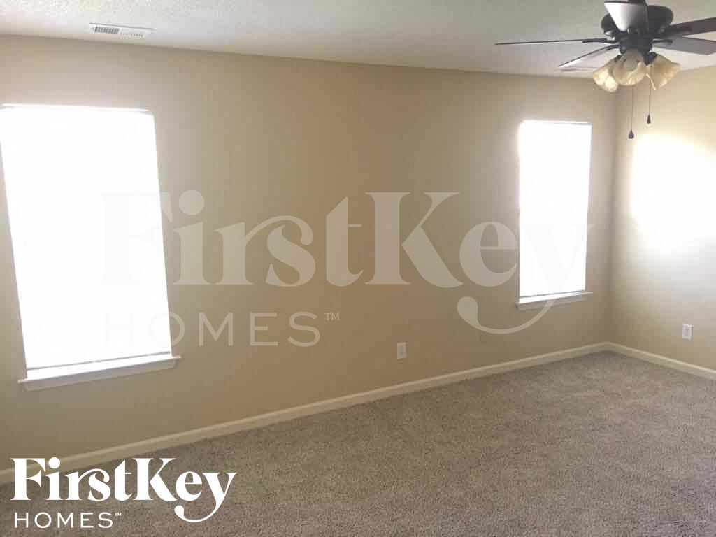 Building Photo - 6706 Einat Cove