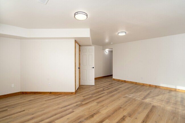 Building Photo - 9705 N Ptarmigan Dr