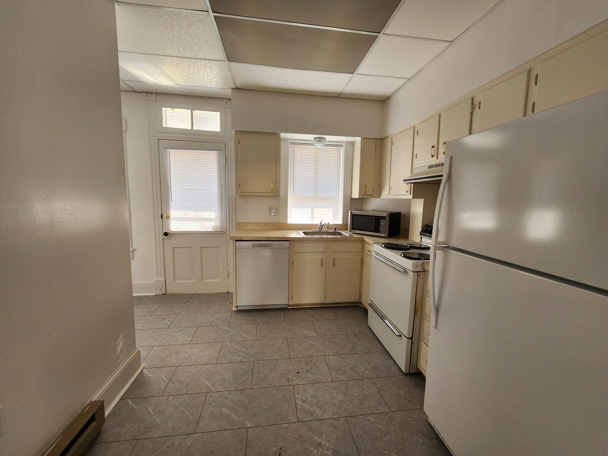 Building Photo - 125 Peyton St